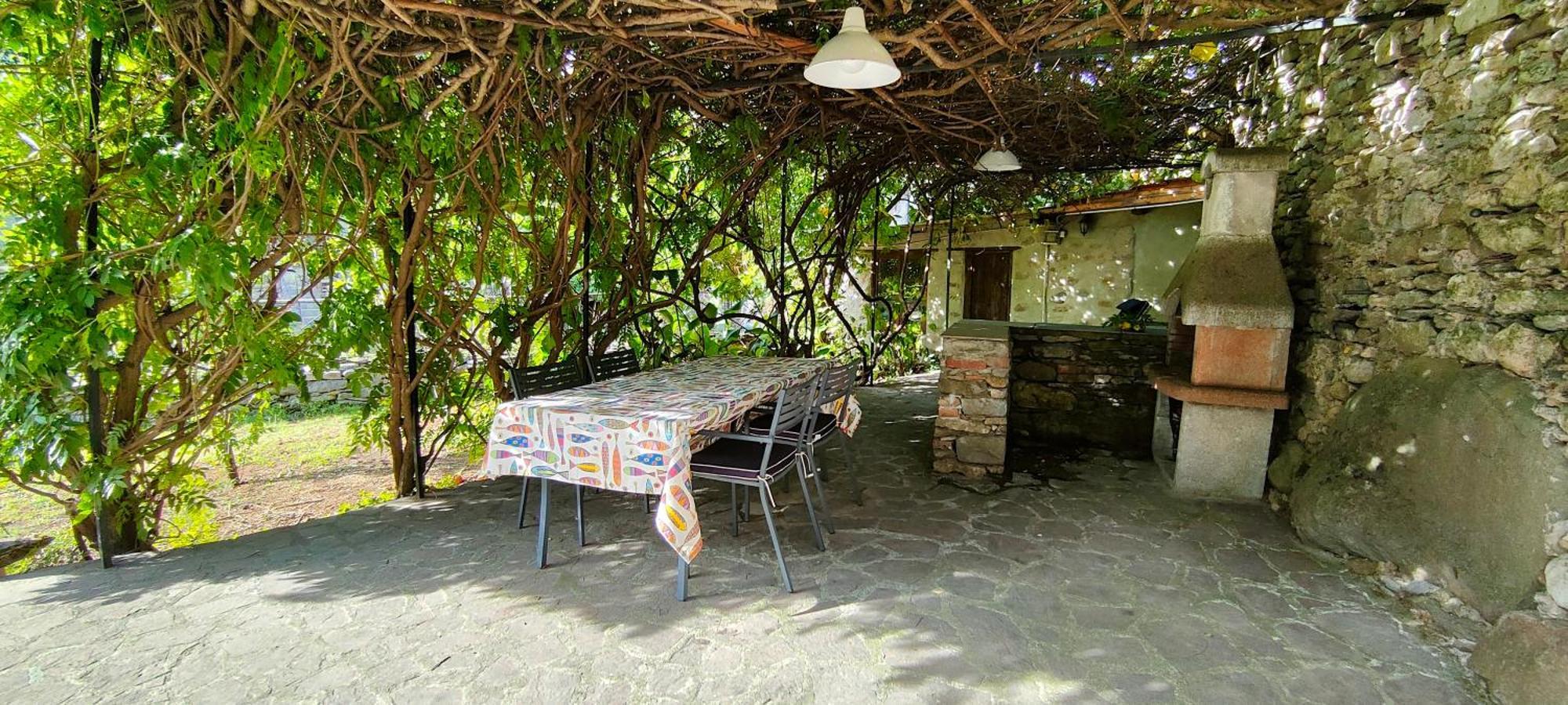 La Casa Delle Pietre Parlanti - Casa In Pietra Ai Piedi Del Parco Delle 5 Terre Biassa Exterior foto