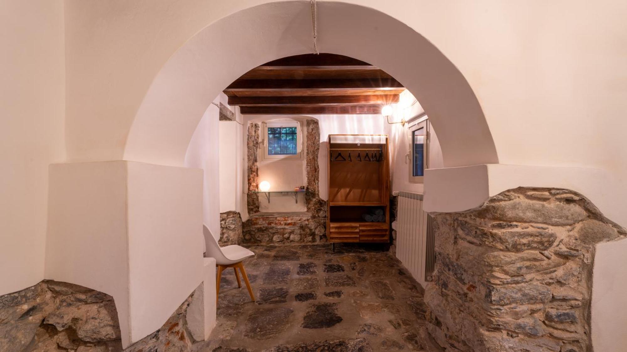 La Casa Delle Pietre Parlanti - Casa In Pietra Ai Piedi Del Parco Delle 5 Terre Biassa Exterior foto