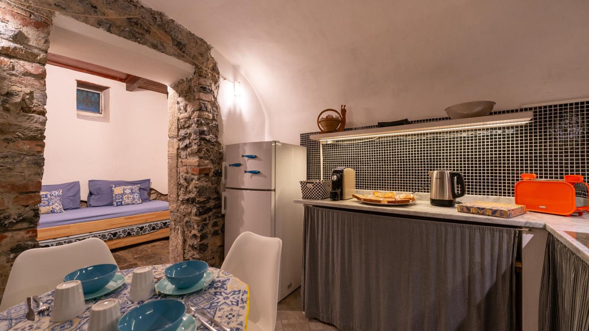 La Casa Delle Pietre Parlanti - Casa In Pietra Ai Piedi Del Parco Delle 5 Terre Biassa Exterior foto